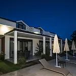 - Meta Homes - Villa