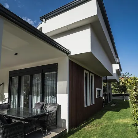 别墅 - Meta Homes -